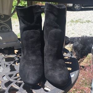 YOKI Women's Tess Ankle Boot size 7